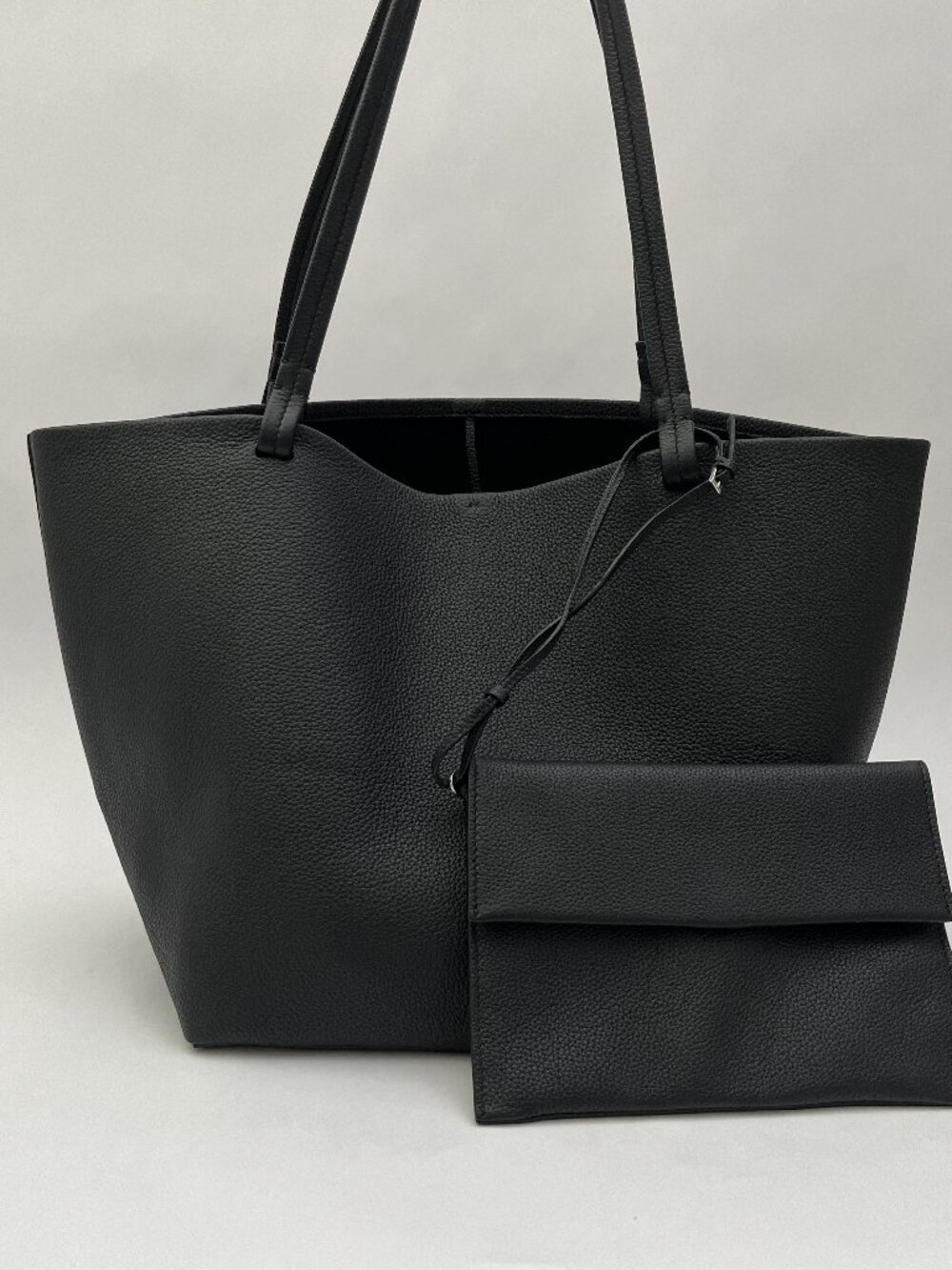 Tote Bag - BLACK - Classic tote bag textured calfskin leather - Picture 3 of 10